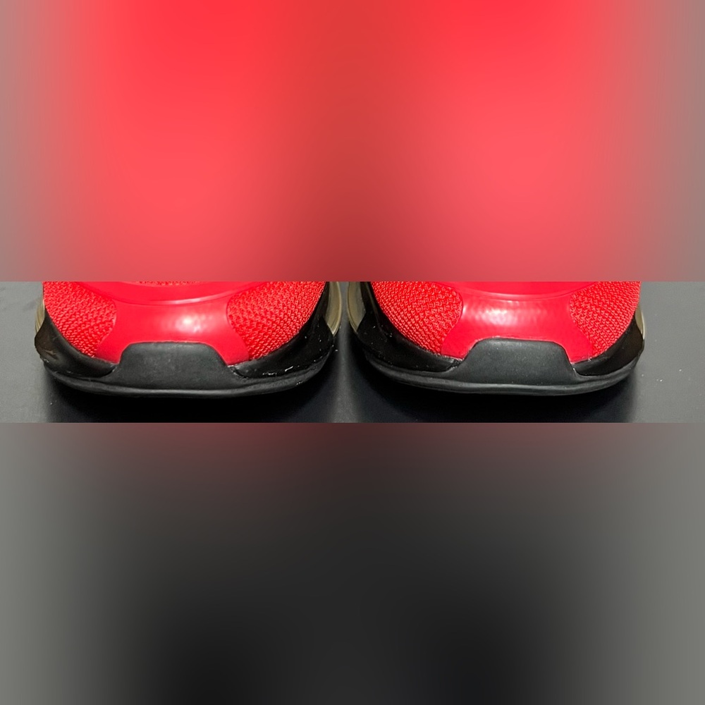 Nike Red and Gold Air Max 720 Sneakers Shoes Sporty Activewear Athletic Gym Run - Picture 6 of 15